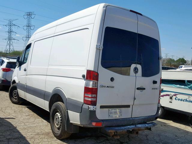 WD3PE7CC0D5737913 - 2013 MERCEDES-BENZ SPRINTER 2 WHITE photo 3