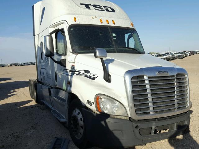 3AKJGLD56FSGR2800 - 2015 FREIGHTLINER CASCADIA 1 WHITE photo 1