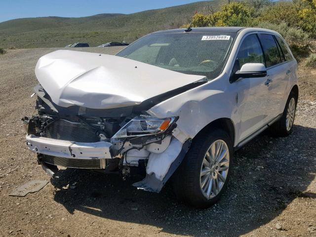 2LMDJ8JK0DBL15396 - 2013 LINCOLN MKX WHITE photo 2