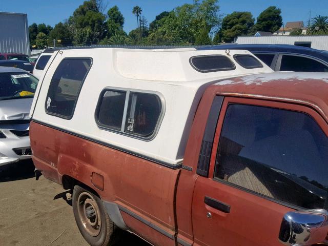 JT4RN55D6E0070417 - 1984 TOYOTA PICKUP 1/2 MAROON photo 9