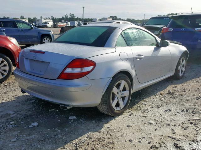 WDBWK54F76F110385 - 2006 MERCEDES-BENZ SLK 280 SILVER photo 4