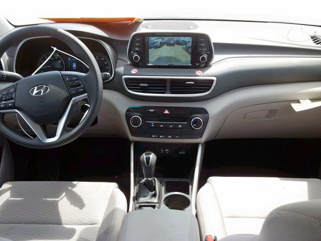 KM8J23A41KU886970 - 2019 HYUNDAI TUCSON SE SILVER photo 9