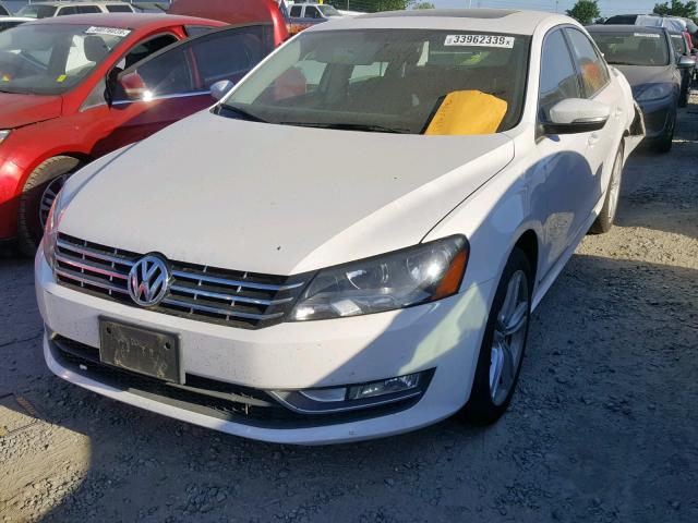 1VWBN7A36DC050835 - 2013 VOLKSWAGEN PASSAT SE WHITE photo 2