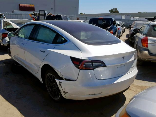 5YJ3E1EBXJF178984 - 2018 TESLA MODEL 3 WHITE photo 3