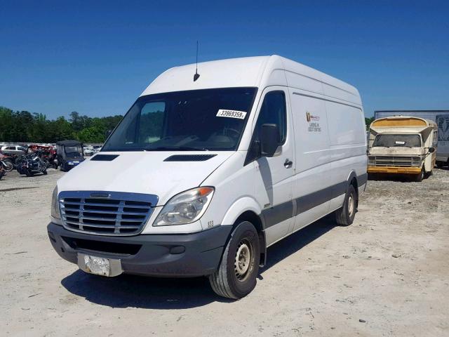 WDYPE8CC2A5455459 - 2010 FREIGHTLINER SPRINTER 2 WHITE photo 2