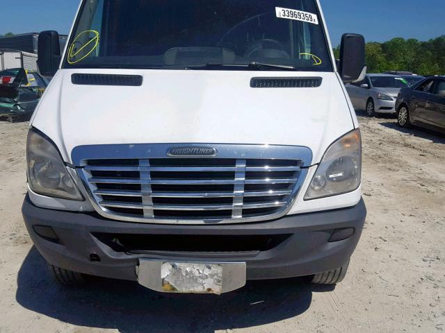 WDYPE8CC2A5455459 - 2010 FREIGHTLINER SPRINTER 2 WHITE photo 9