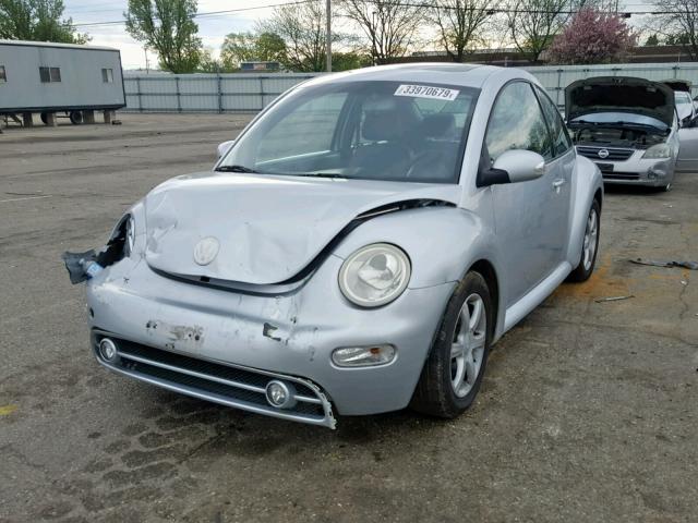 3VWCD31C14M406610 - 2004 VOLKSWAGEN NEW BEETLE Gümüş foto 2