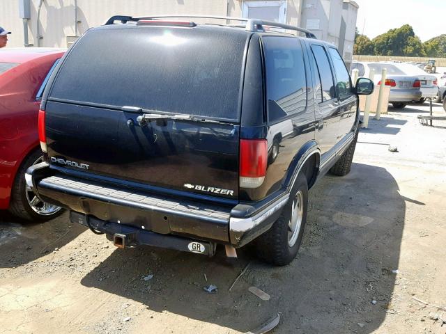 1GNDT13W6S2203763 - 1995 CHEVROLET BLAZER BLACK photo 4