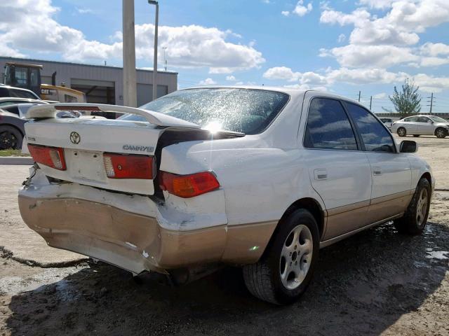 4T1BG22K3YU925631 - 2000 TOYOTA CAMRY CE WHITE photo 4