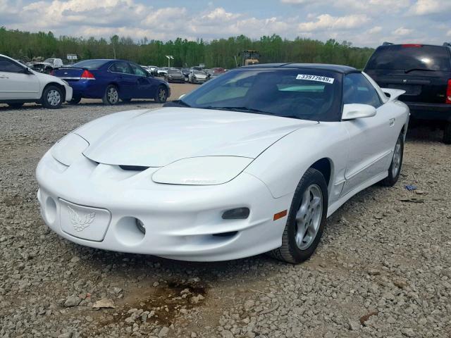 2G2FV22G3X2223146 - 1999 PONTIAC FIREBIRD F WHITE photo 2