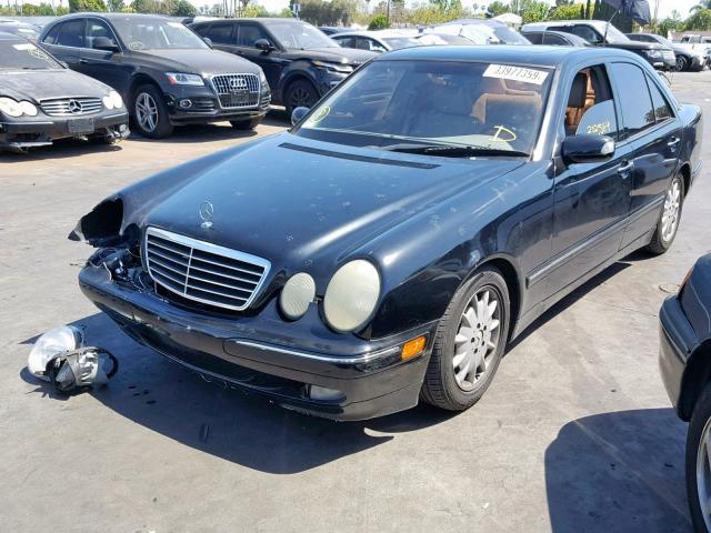 WDBJF65J01B389881 - 2001 MERCEDES-BENZ E 320 BLACK photo 2