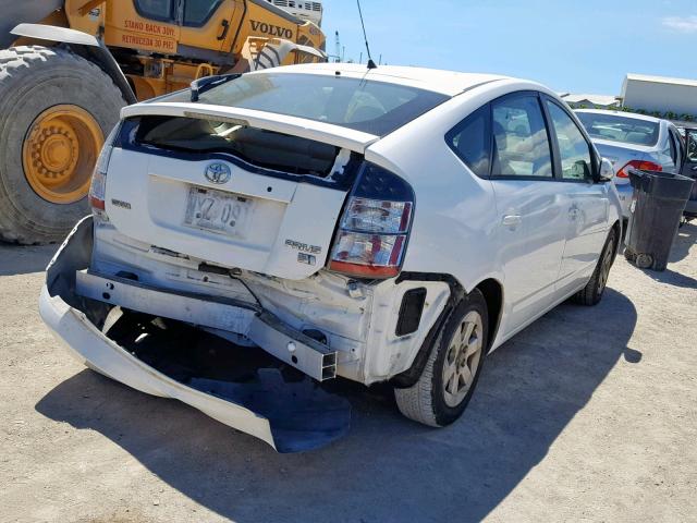 JTDKB20U053108609 - 2005 TOYOTA PRIUS WHITE photo 4