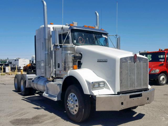 1XKDD49X0CJ336392 - 2012 KENWORTH CONSTRUCTI WHITE photo 1