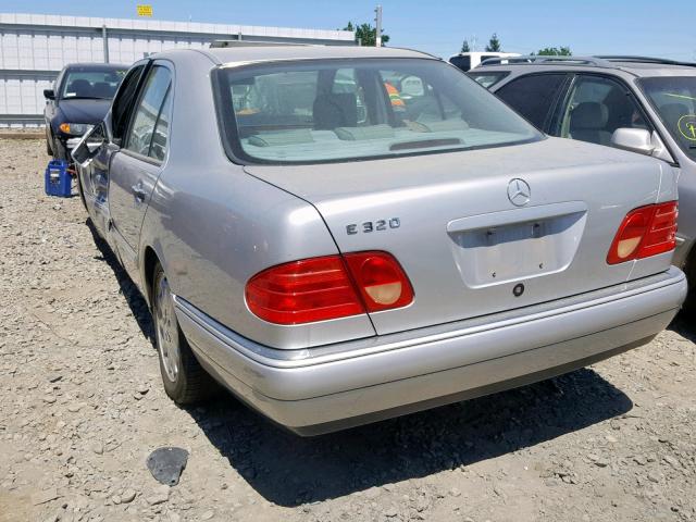 WDBJF65H0XA950835 - 1999 MERCEDES-BENZ E 320 SILVER photo 3