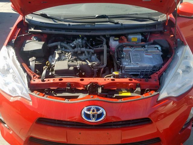 JTDKDTB3XC1018185 - 2012 TOYOTA PRIUS C RED photo 7