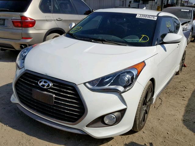 KMHTC6AE1GU293682 - 2016 HYUNDAI VELOSTER T WHITE photo 2