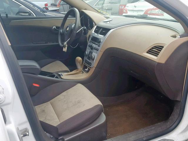 1G1ZG57N394219776 - 2009 CHEVROLET MALIBU LS WHITE photo 5