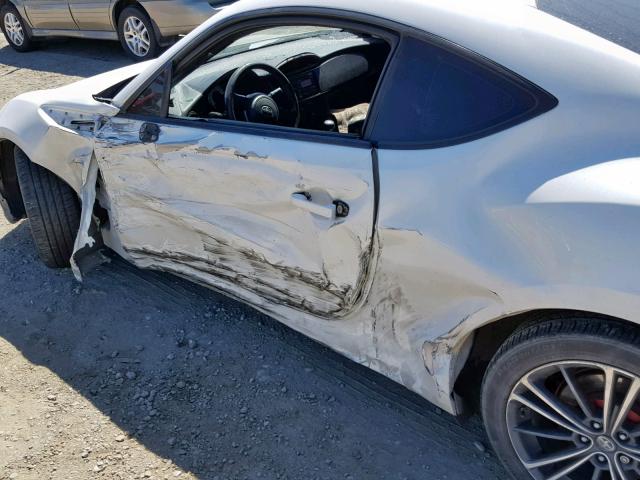 JF1ZNAA12D1718306 - 2013 TOYOTA SCION FR-S WHITE photo 10