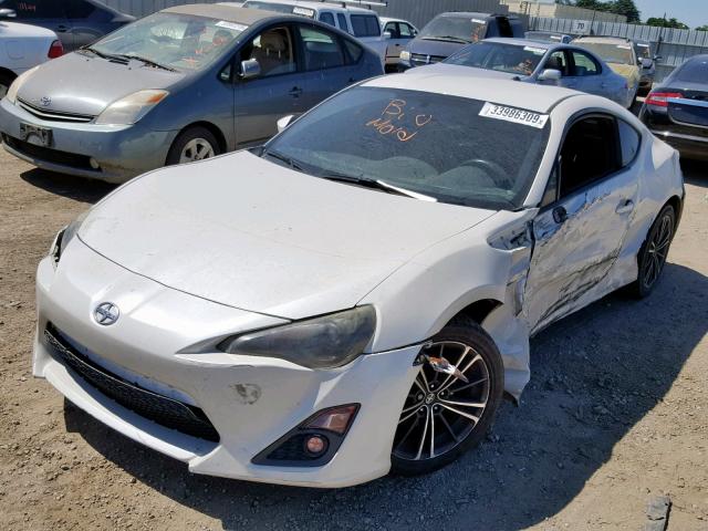 JF1ZNAA12D1718306 - 2013 TOYOTA SCION FR-S WHITE photo 2