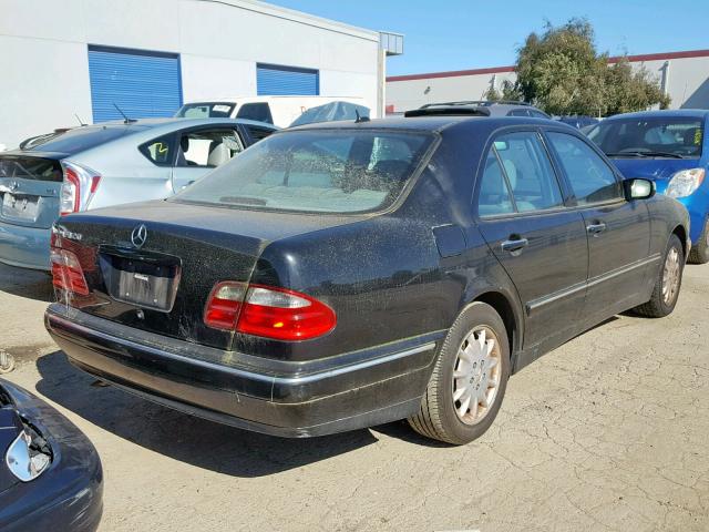 WDBJF65J6YB056899 - 2000 MERCEDES-BENZ E 320 BLACK photo 4