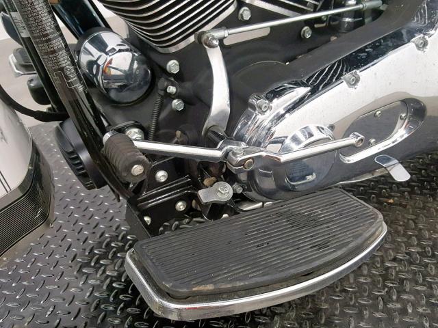 1HD1BWB356Y044576 - 2006 HARLEY-DAVIDSON FLSTCI WHITE photo 16