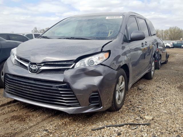 5TDKZ3DC3JS914567 - 2018 TOYOTA SIENNA LE  photo 2