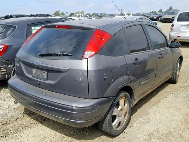 3FAFP37323R119959 - 2003 FORD FOCUS ZX5 GRAY photo 4