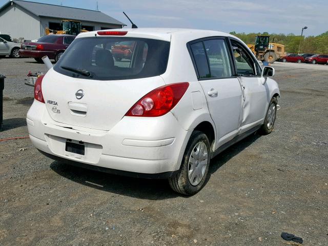 3N1BC1CP1BL432569 - 2011 NISSAN VERSA S WHITE photo 4