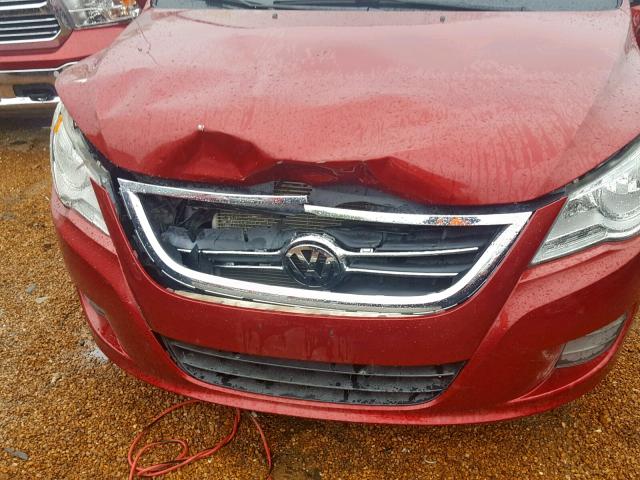 2C4RVABG6CR217605 - 2012 VOLKSWAGEN ROUTAN SE  photo 9