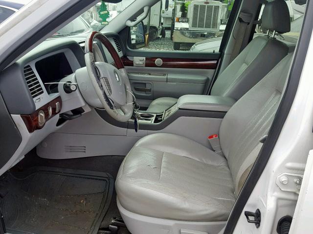 5LMEU68H25ZJ28128 - 2005 LINCOLN AVIATOR WHITE photo 9