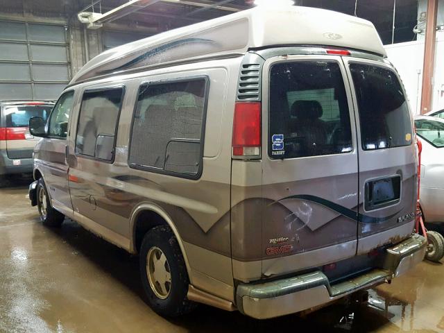 1GDFG15R721194439 - 2002 GMC SAVANA RV TWO TONE photo 3