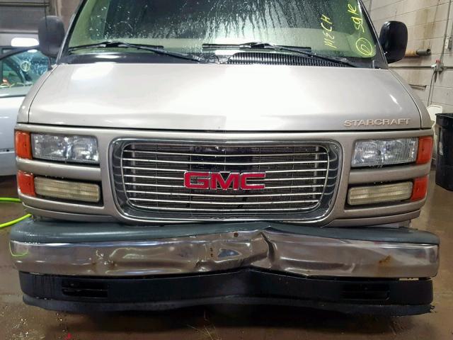 1GDFG15R721194439 - 2002 GMC SAVANA RV TWO TONE photo 9