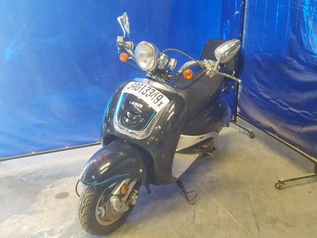 L5YTCKPA181212757 - 2008 LANCIA SCOOTER BLACK photo 2