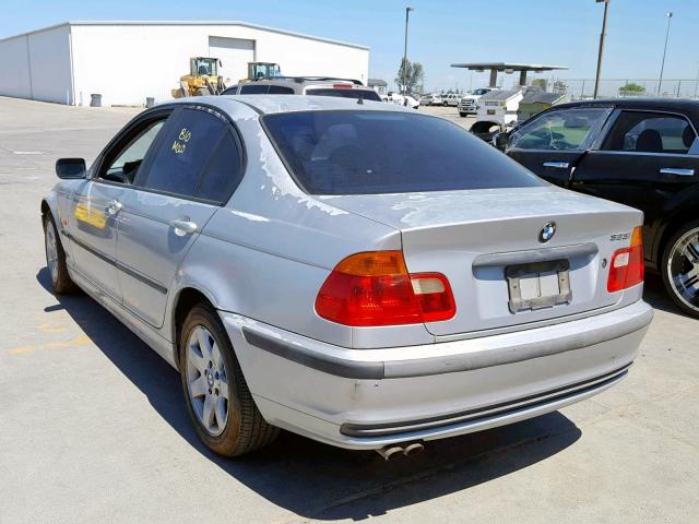 WBAAM3335XCA81943 - 1999 BMW 323 I AUTO SILVER photo 3