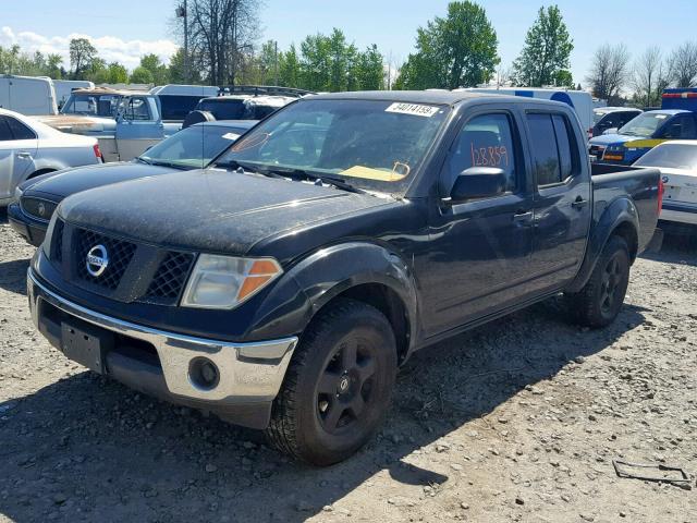 1N6AD07U65C412086 - 2005 NISSAN FRONTIER C BLACK photo 2