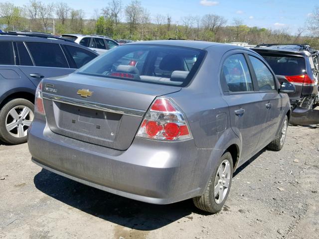 KL1TD56E59B303432 - 2009 CHEVROLET AVEO LS GRAY photo 4