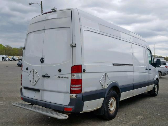 WD3PE8CBXC5670457 - 2012 MERCEDES-BENZ SPRINTER 2 WHITE photo 4