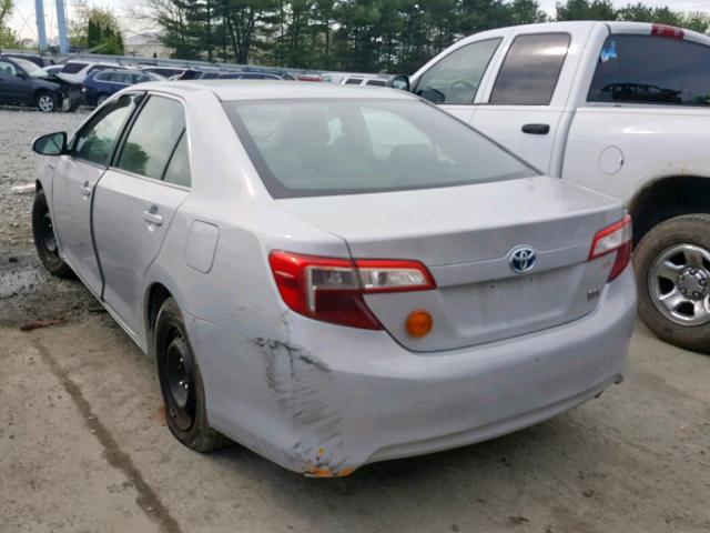 4T1BD1FK3CU061718 - 2012 TOYOTA CAMRY HYBR SILVER photo 3