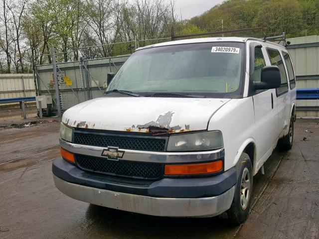 1GBFG15T531126839 - 2003 CHEVROLET EXPRESS G1 WHITE photo 2