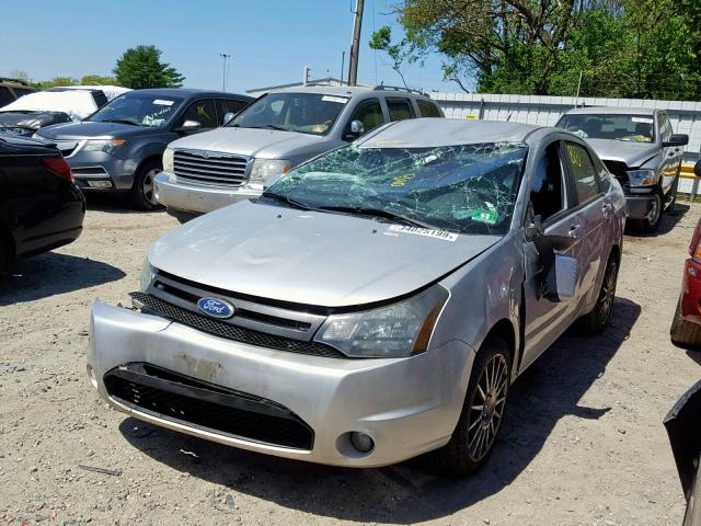 1FAHP3GN3AW252119 - 2010 FORD FOCUS SES SILVER photo 2