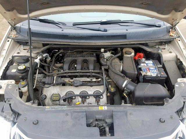 1FMDK02W18GA32323 - 2008 FORD TAURUS X S TAN photo 7