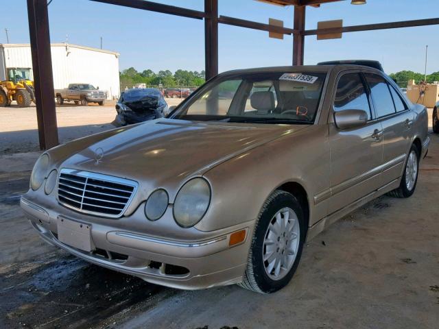 WDBJF65J81B192036 - 2001 MERCEDES-BENZ E 320 GOLD photo 2