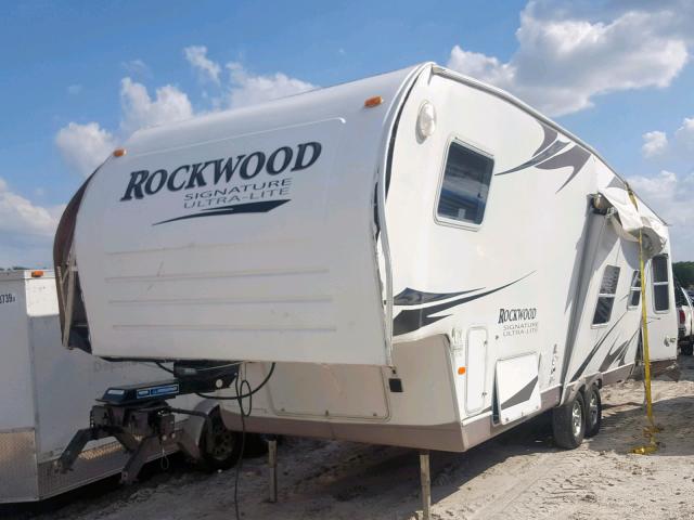 4X4FRLD2381824880 - 2008 FVRO ROCKWOOD WHITE photo 2