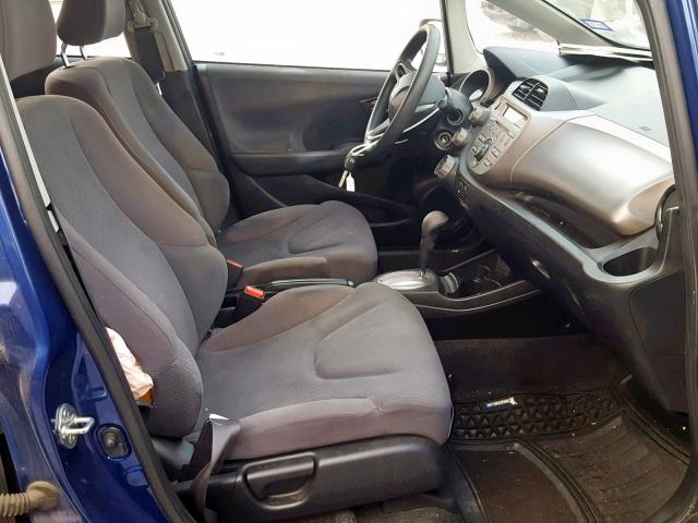 JHMGE8H29AS004542 - 2010 HONDA FIT BLUE photo 5