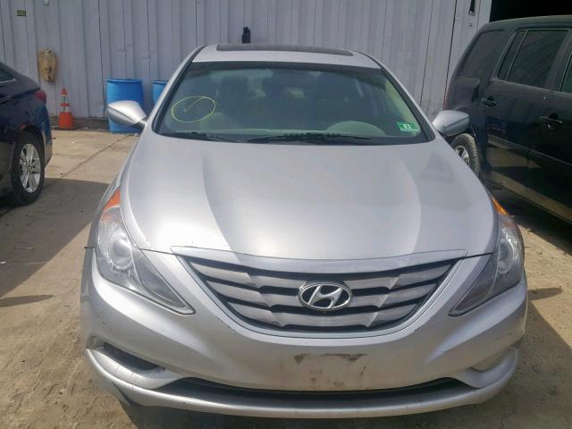 5NPEC4AC2DH597190 - 2013 HYUNDAI SONATA SE SILVER photo 9