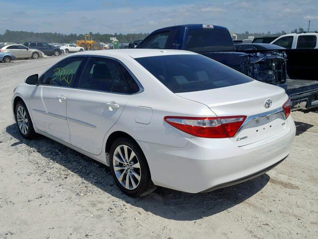4T1BF1FK8GU186942 - 2016 TOYOTA CAMRY LE WHITE photo 3