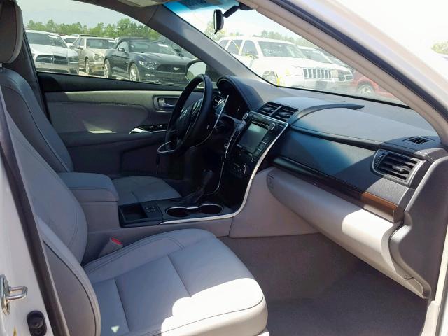 4T1BF1FK8GU186942 - 2016 TOYOTA CAMRY LE WHITE photo 5