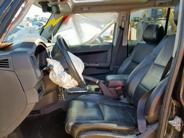 1J4RH4GT3AC137385 - 2010 JEEP COMMANDER BLACK photo 5