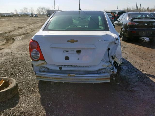 1G1JA5EH1E4170163 - 2014 CHEVROLET SONIC LS WHITE photo 9