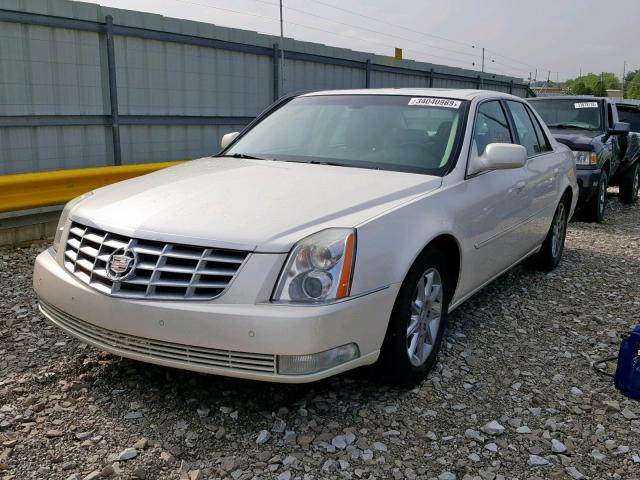 1G6KD5E64BU108319 - 2011 CADILLAC DTS LUXURY WHITE photo 2